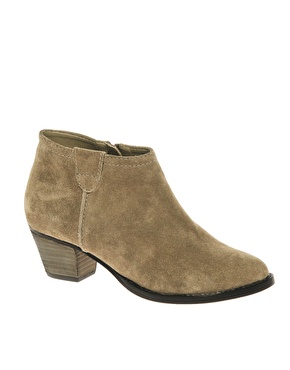 How you can make a perfect outfit by selecting appropriate suede ankle ...
