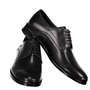 Black shoes - A Colour for everyone - StyleSkier.com