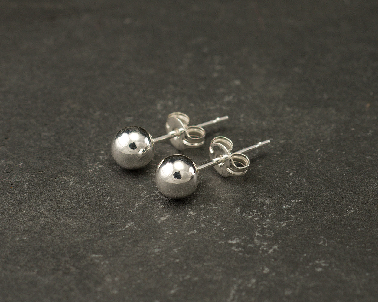 Silver stud earrings what makes it so unique – StyleSkier.com