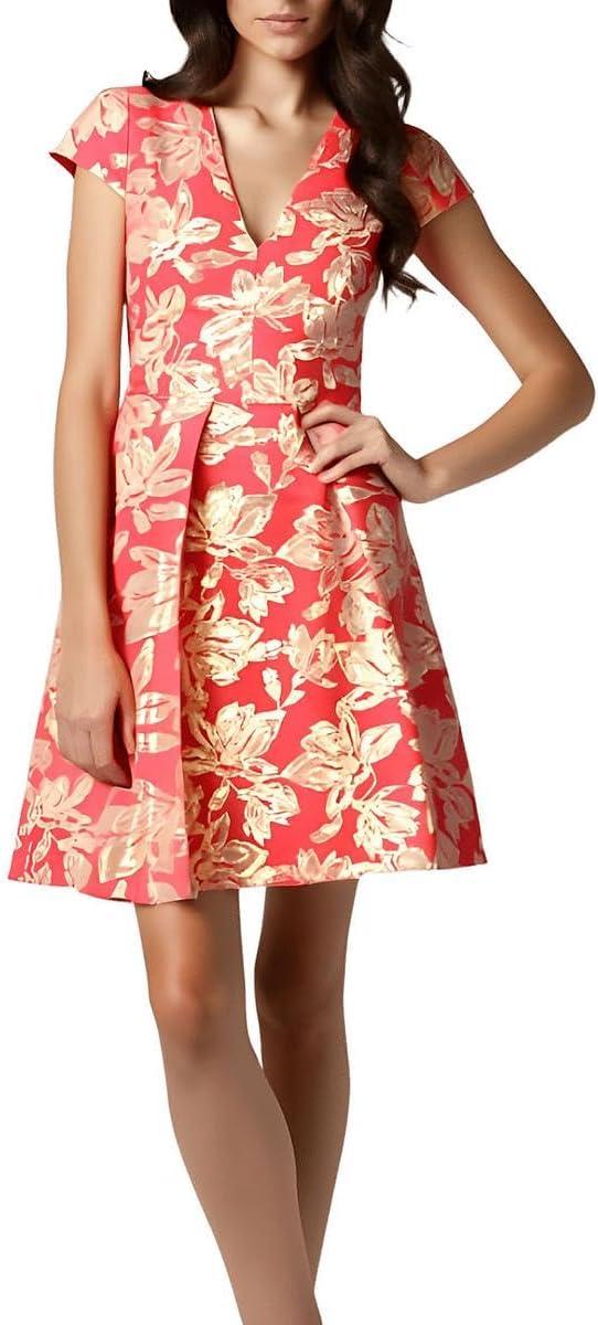 exploring the Style and Fit of Vince Camuto's Jacquard Dress