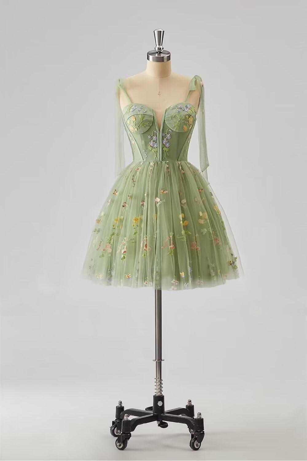 Delicate Tulle & Floral Embroidery: Evening Dress Impressions